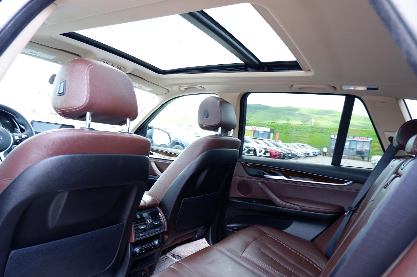 BMW X5 2015 — photo 2