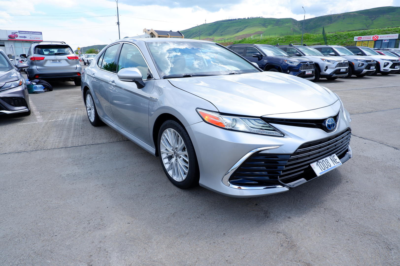 Toyota Camry 2019 — photo 2