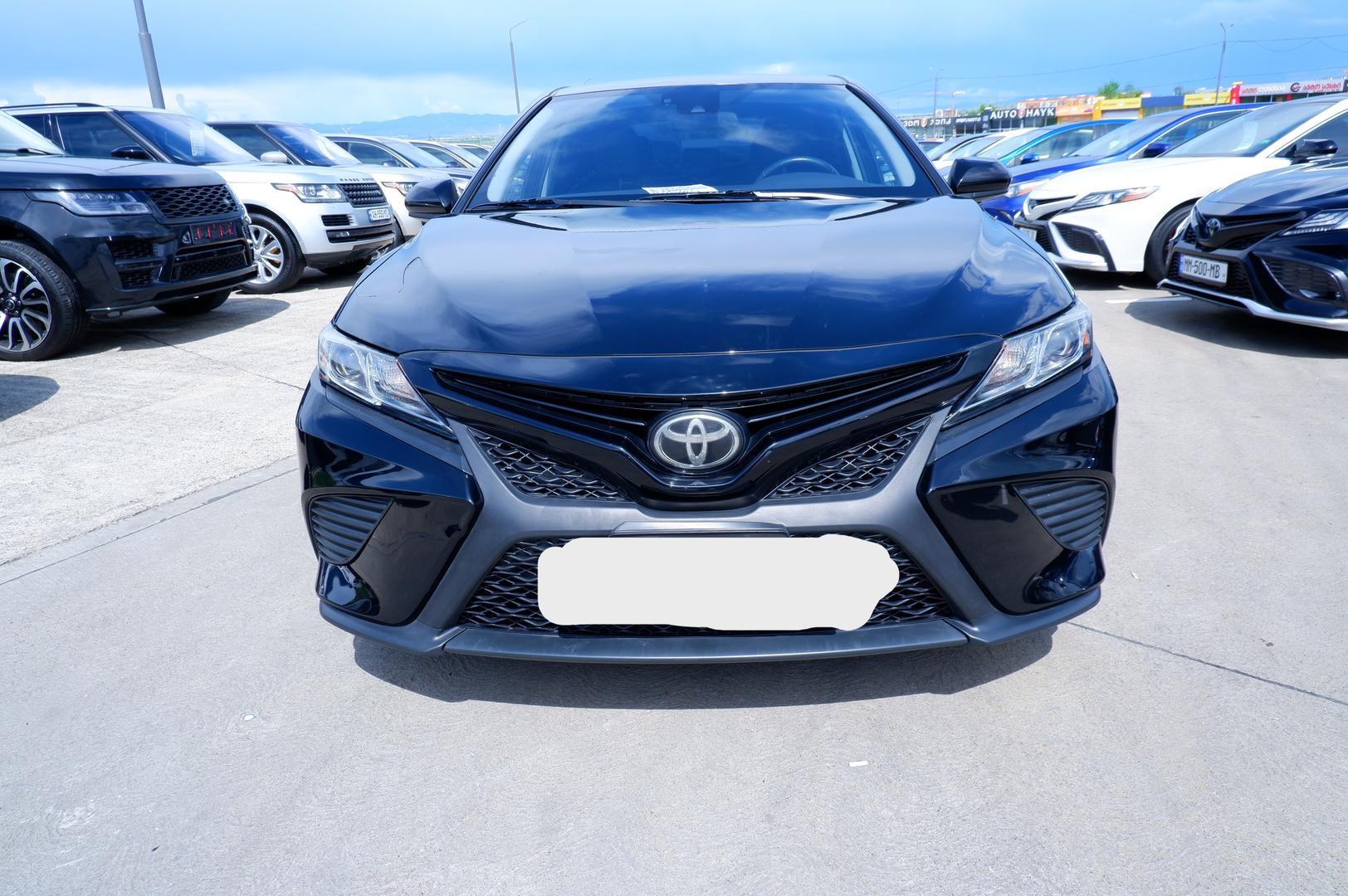 Toyota Camry 2019 — photo 2