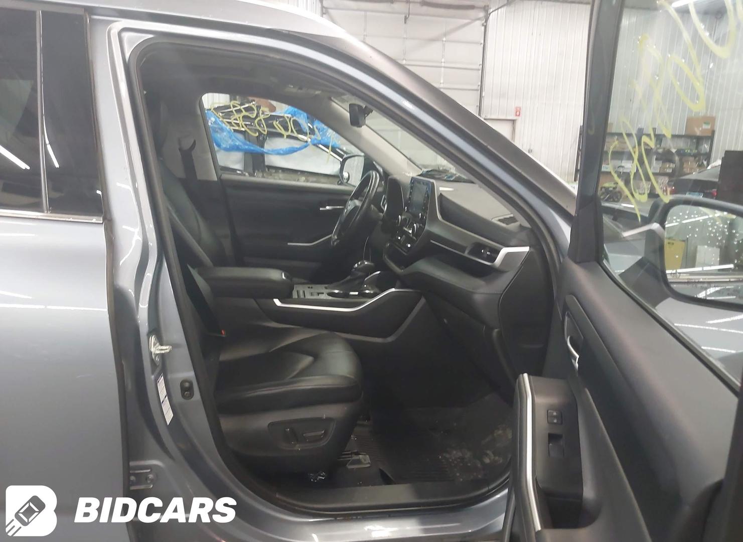 Toyota Highlander 2020 — photo 2
