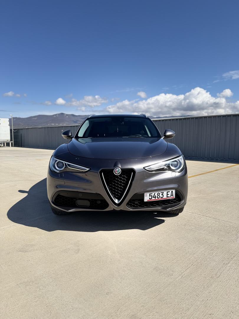 Alfa Romeo Stelvio 2018 — photo 2