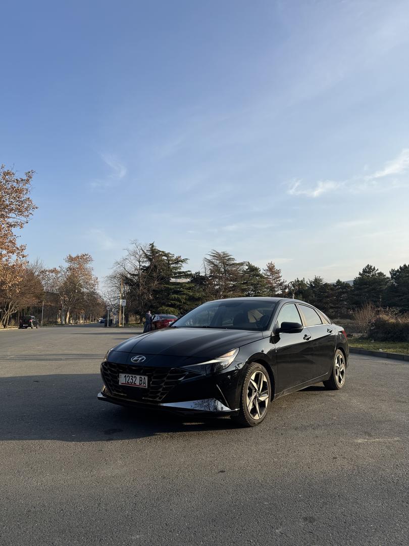 Hyundai Elantra 2022 — photo 2