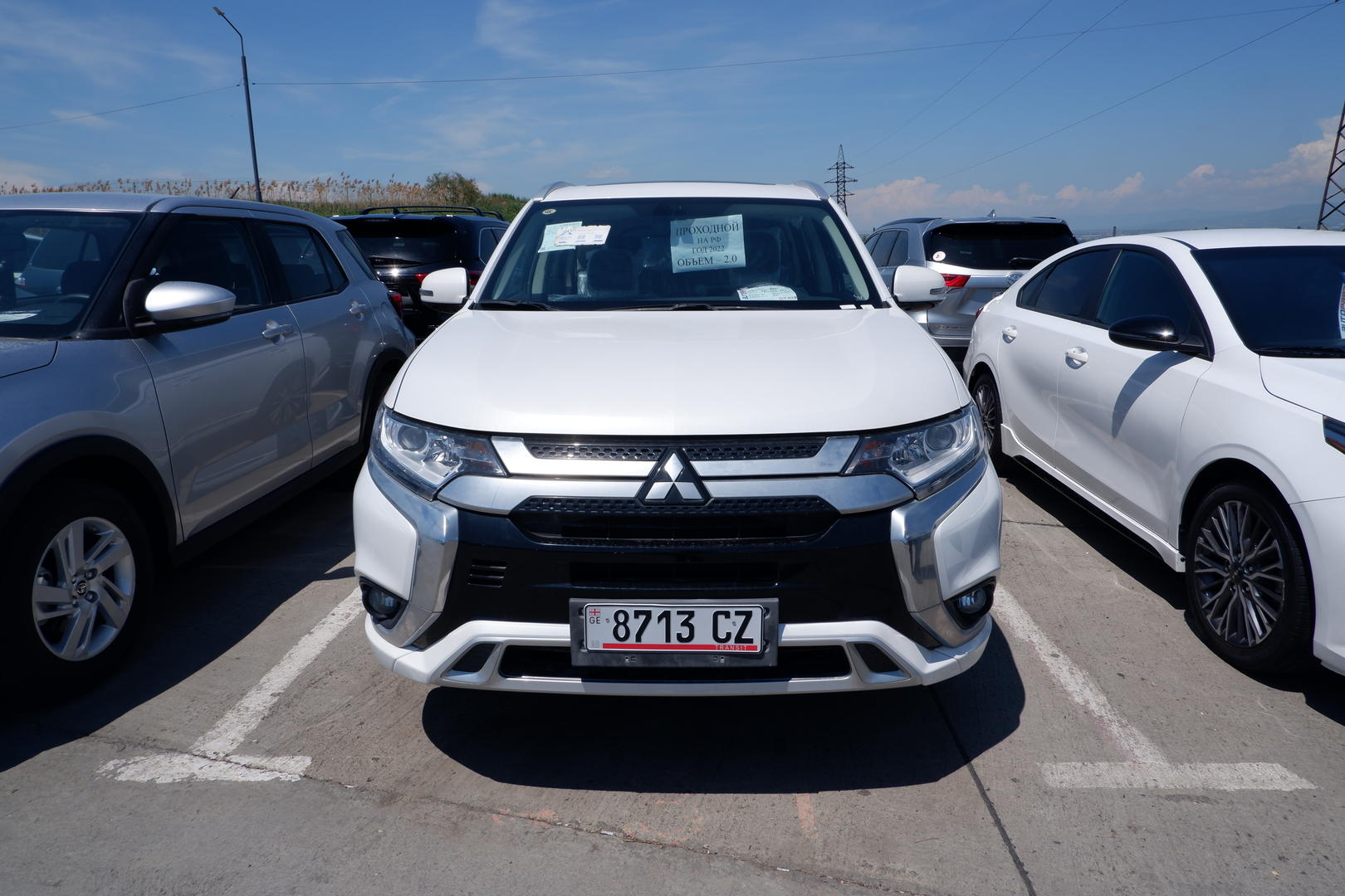 Mitsubishi Outlander 2022 — photo 2