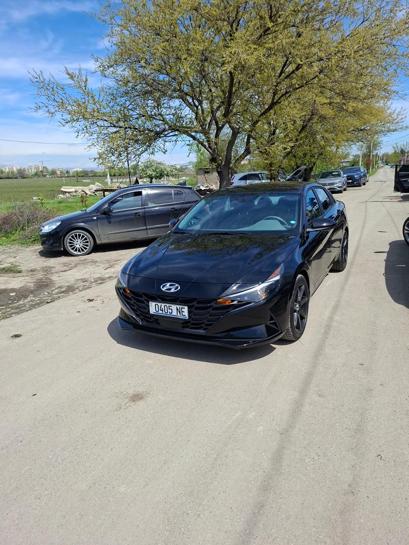 Hyundai Elantra 2022 — photo 2