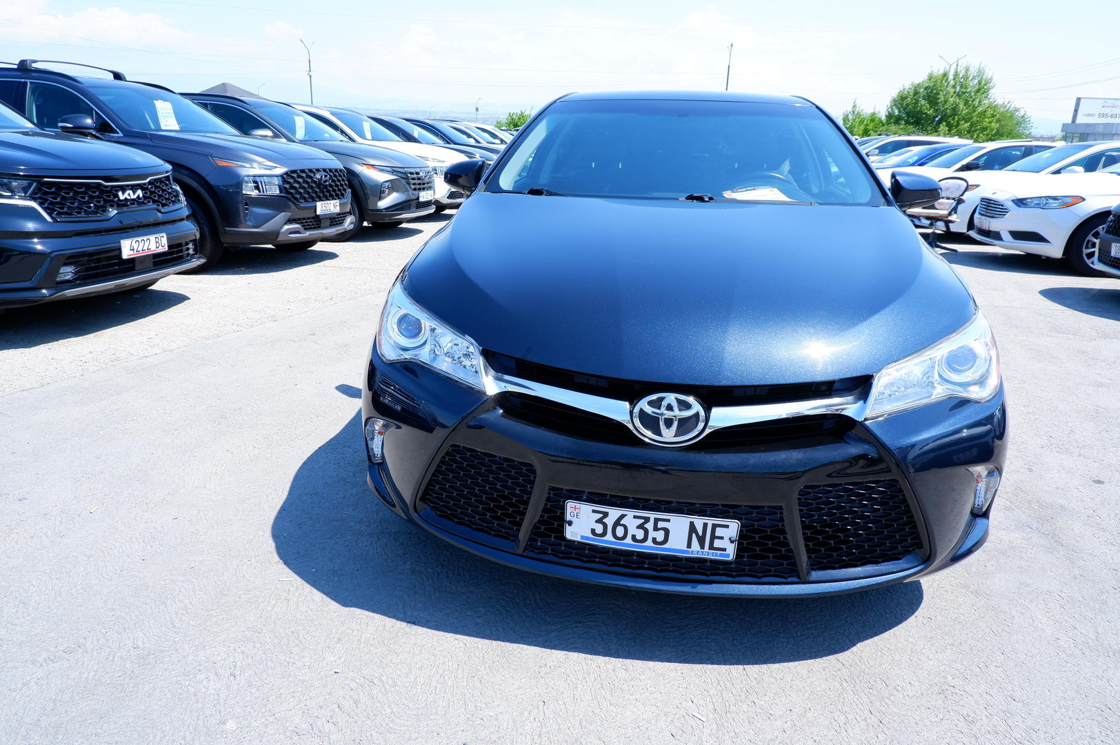 Toyota Camry 2015 — photo 2