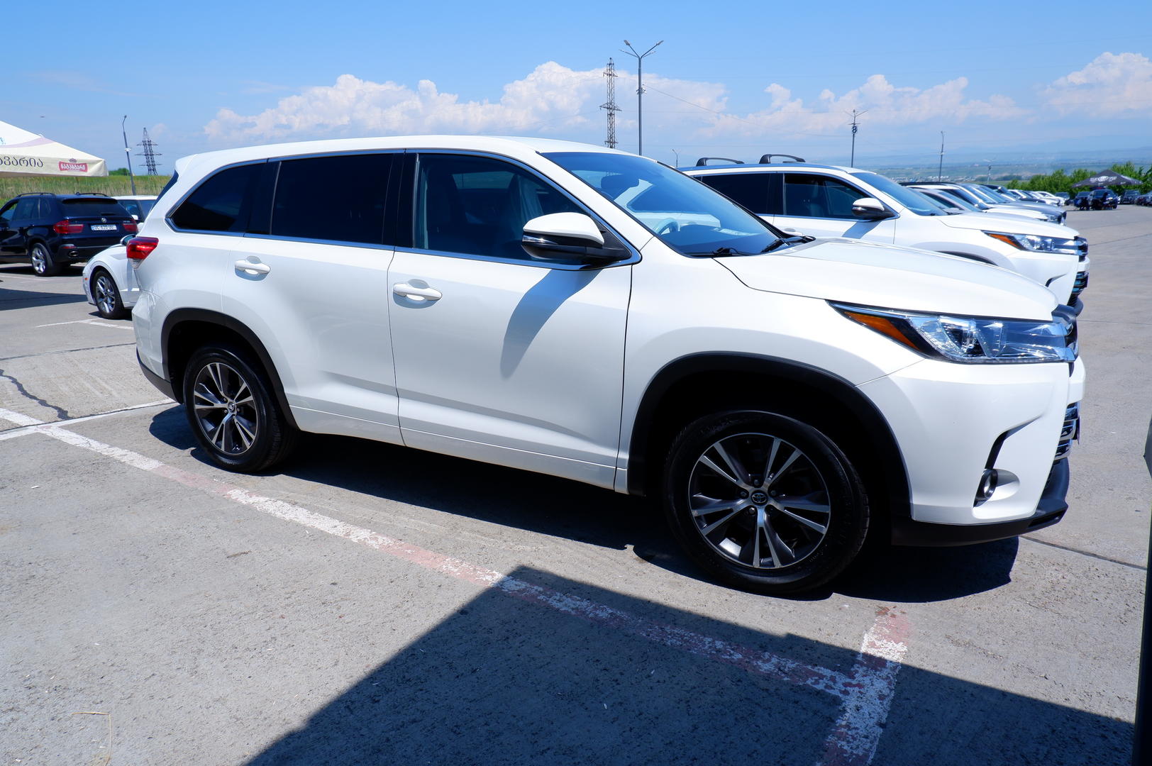 Toyota Highlander 2017 — photo 2
