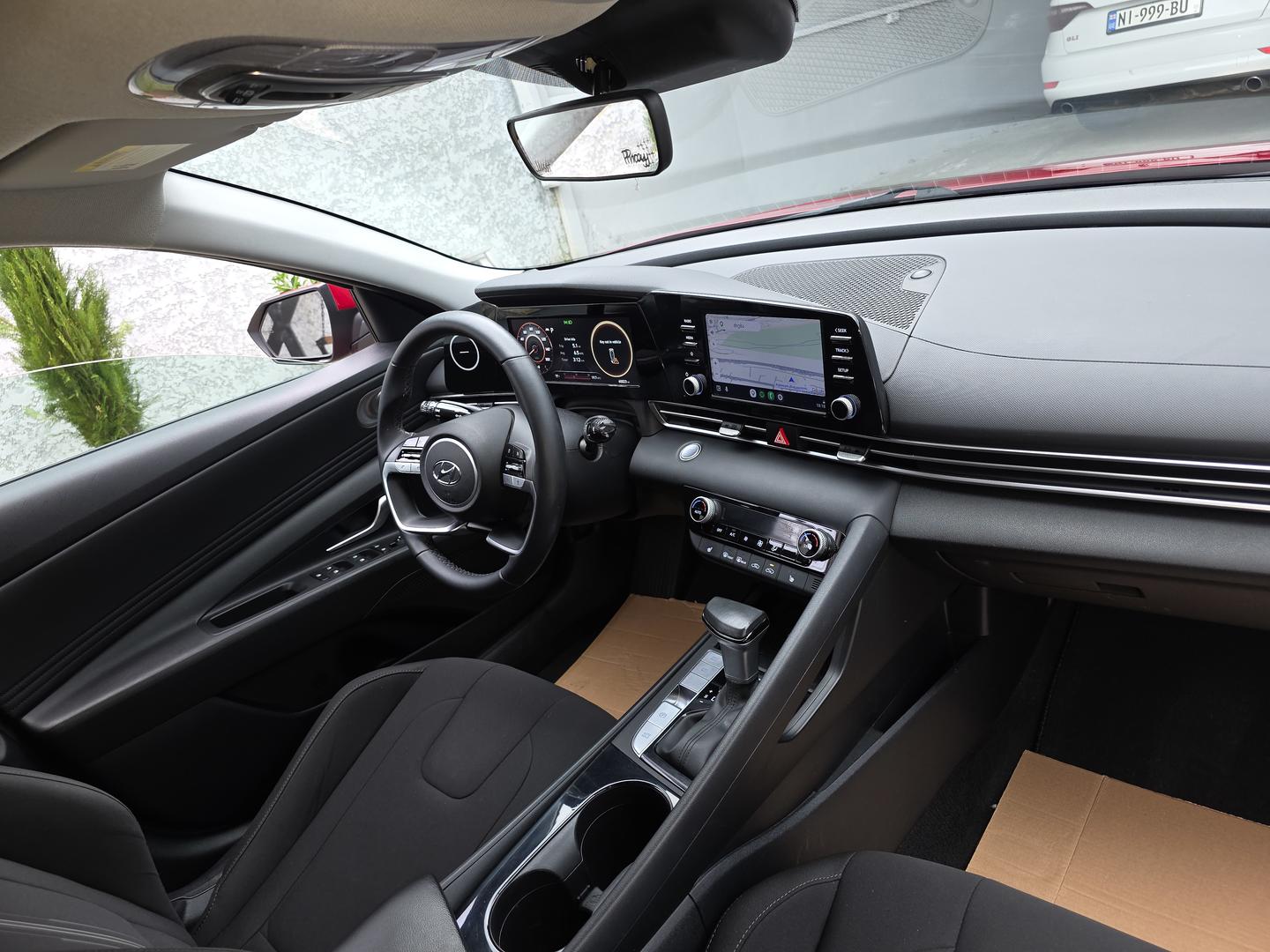 Hyundai Elantra 2022 — photo 2