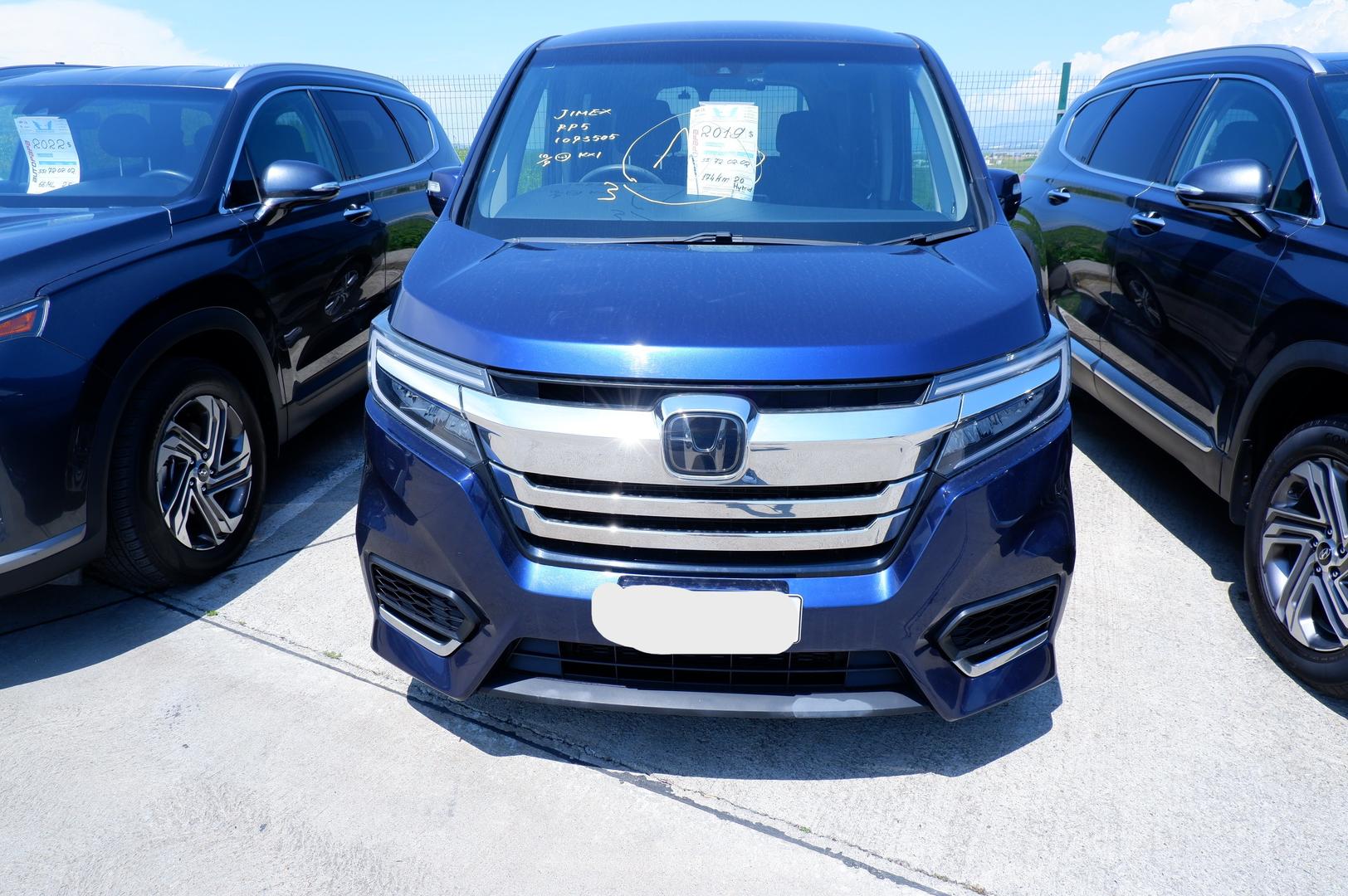 Honda Stepwgn 2019 — photo 2