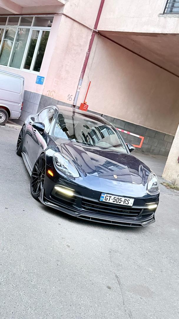 Porsche Panamera 2018 — photo 2