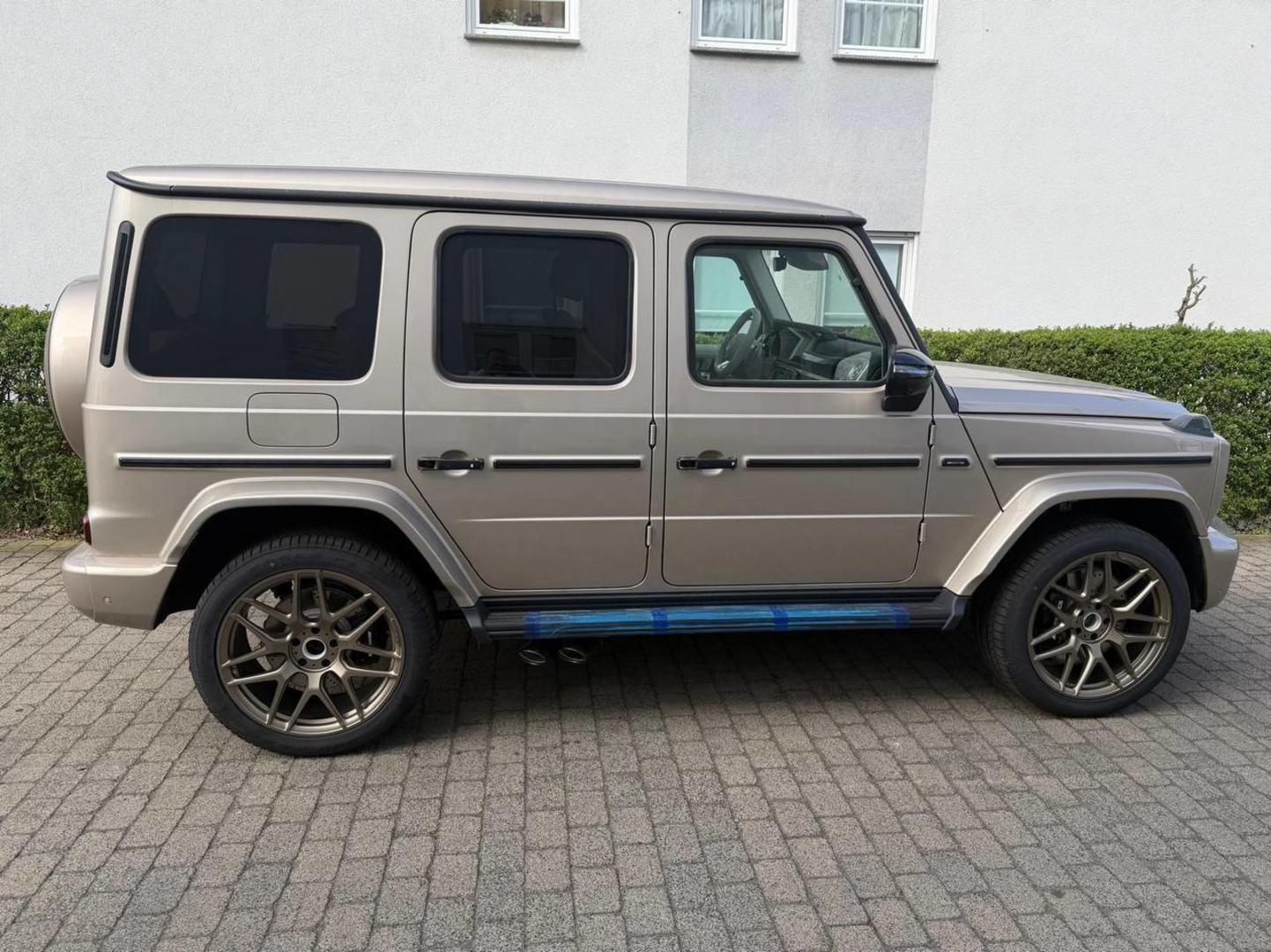 Mercedes-Benz G 63 AMG 2025 — photo 2