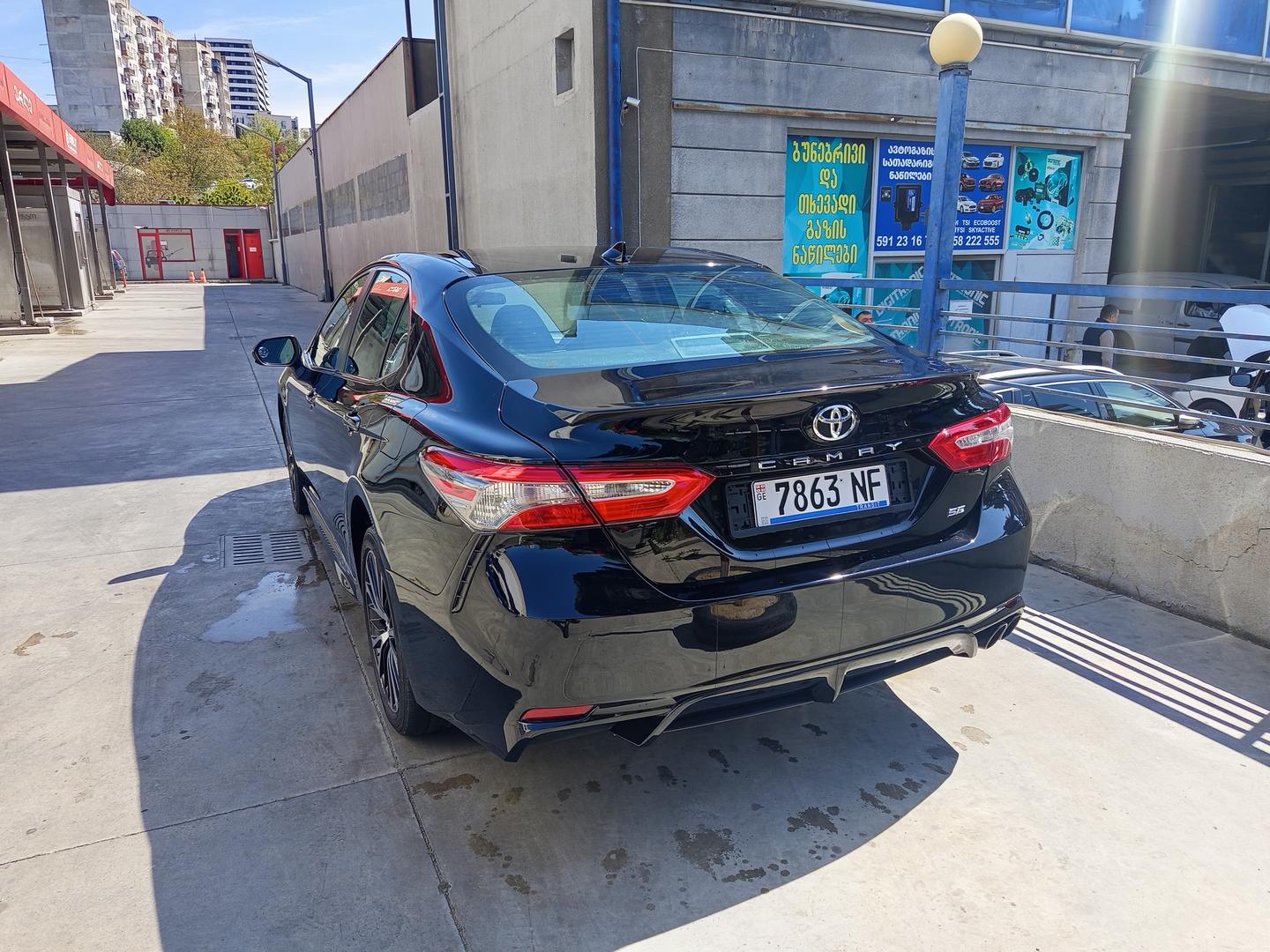 Toyota Camry 2019 — photo 2