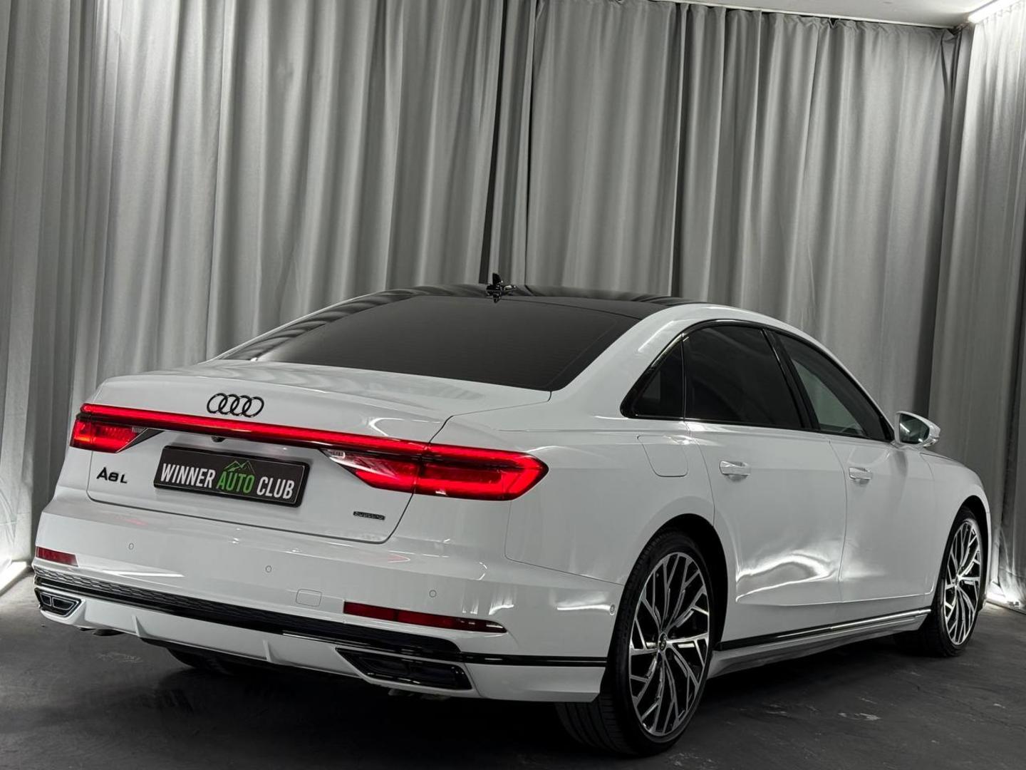 Audi A8 2021 — photo 2