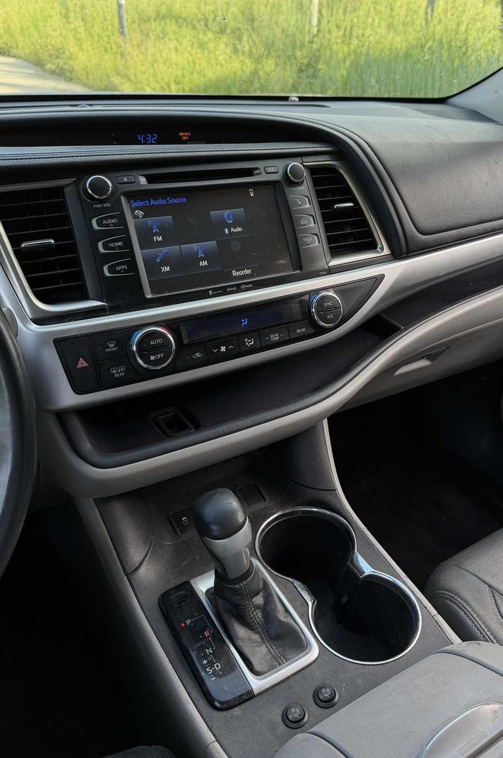 Toyota Highlander 2016 — photo 2