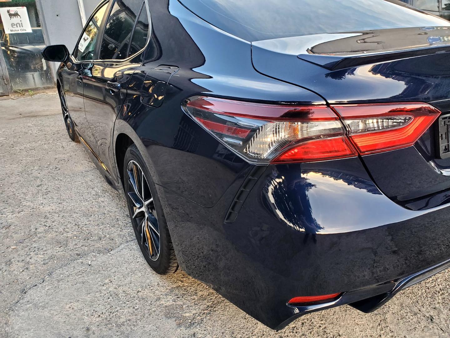 Toyota Camry 2021 — photo 2