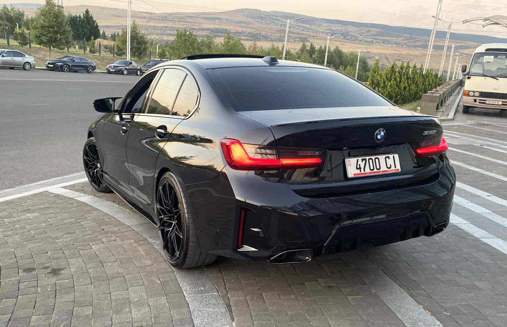 BMW 330 2025 — photo 2