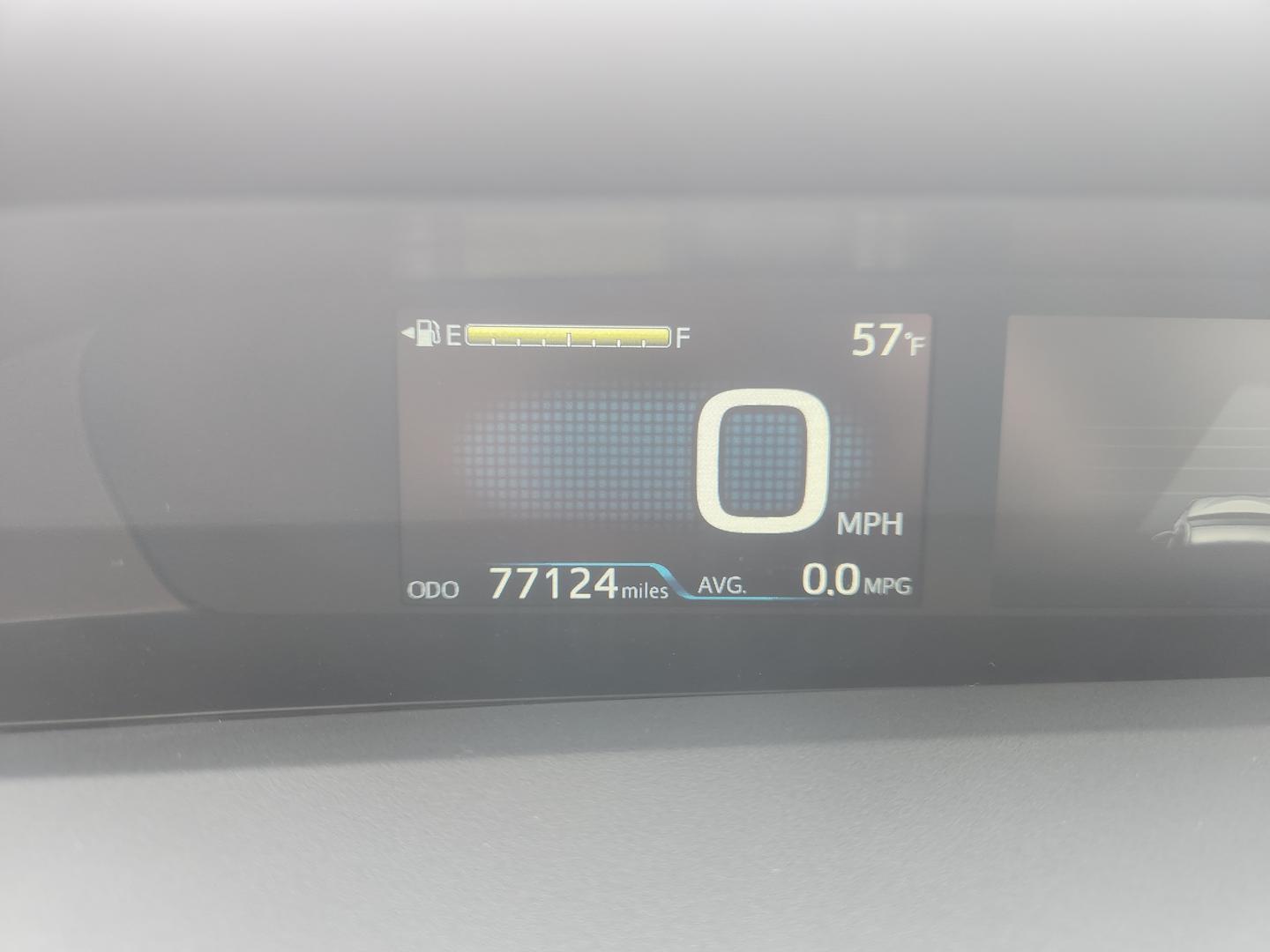 Toyota Prius 2019 — photo 2