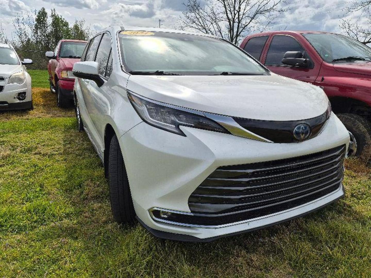 Toyota Sienna 2021 — photo 2
