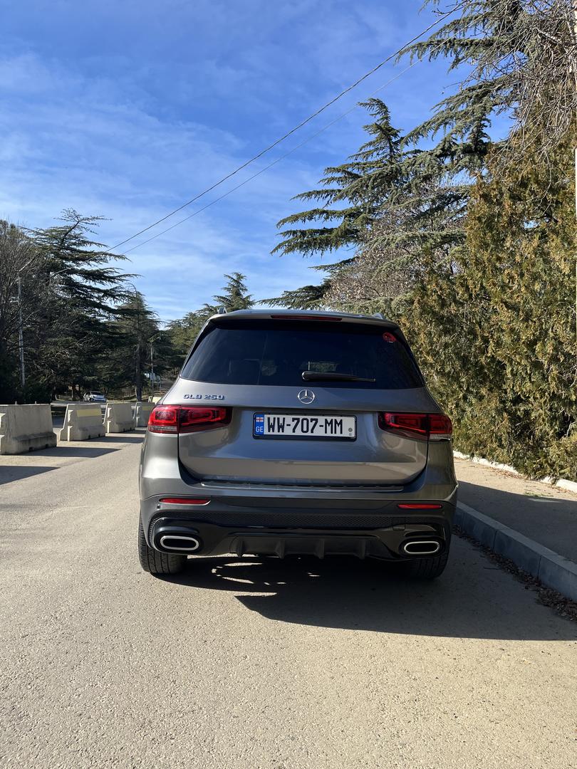 Mercedes-Benz GLB-250 2019 — photo 2
