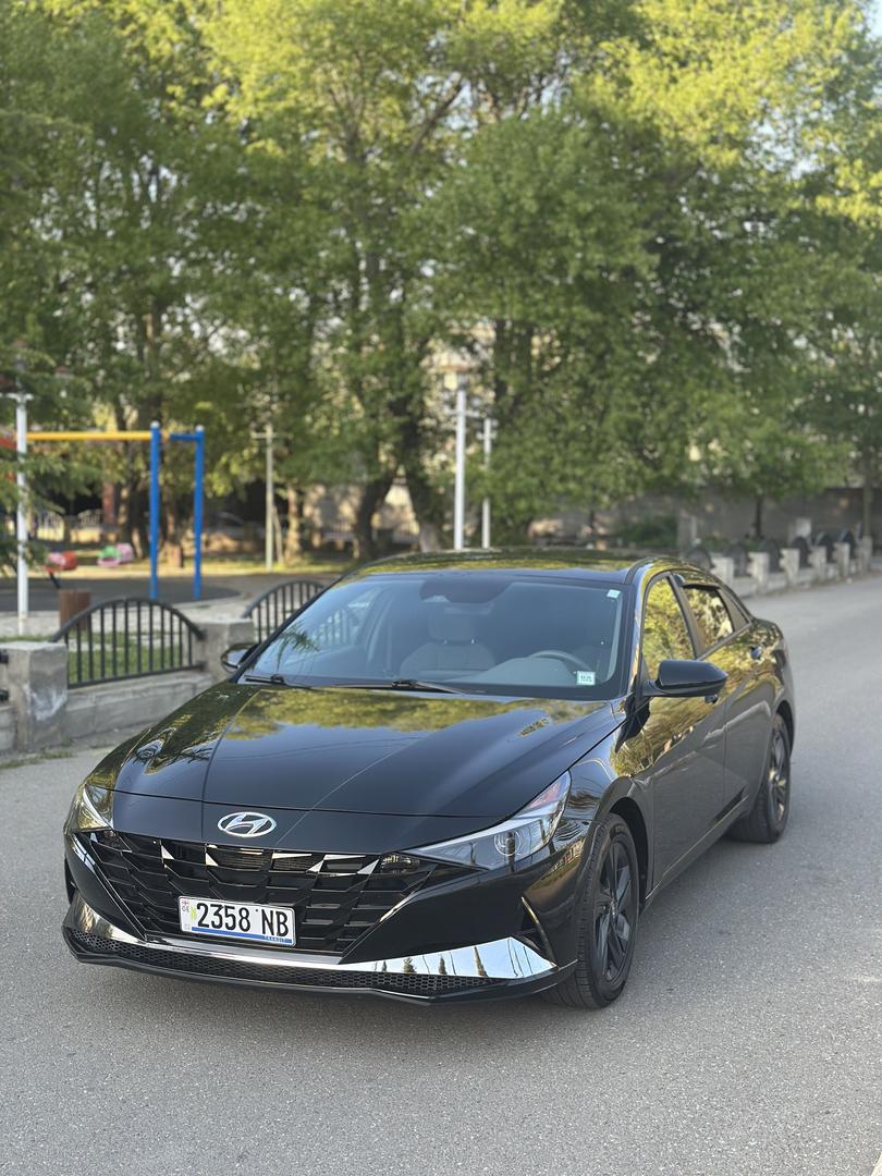 Hyundai Elantra 2022 — photo 2