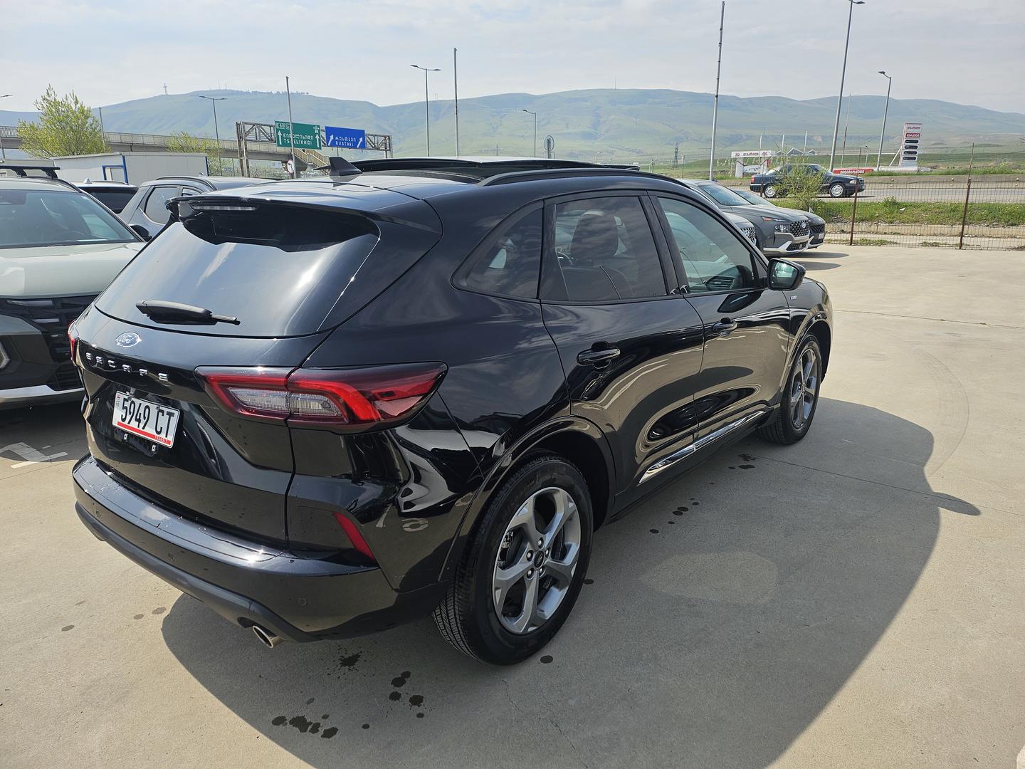Ford Escape 2023 — photo 2