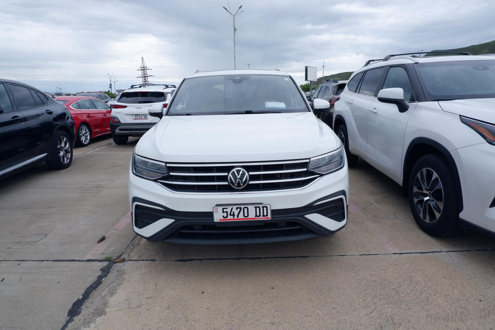 Volkswagen Tiguan 2022 — photo 2
