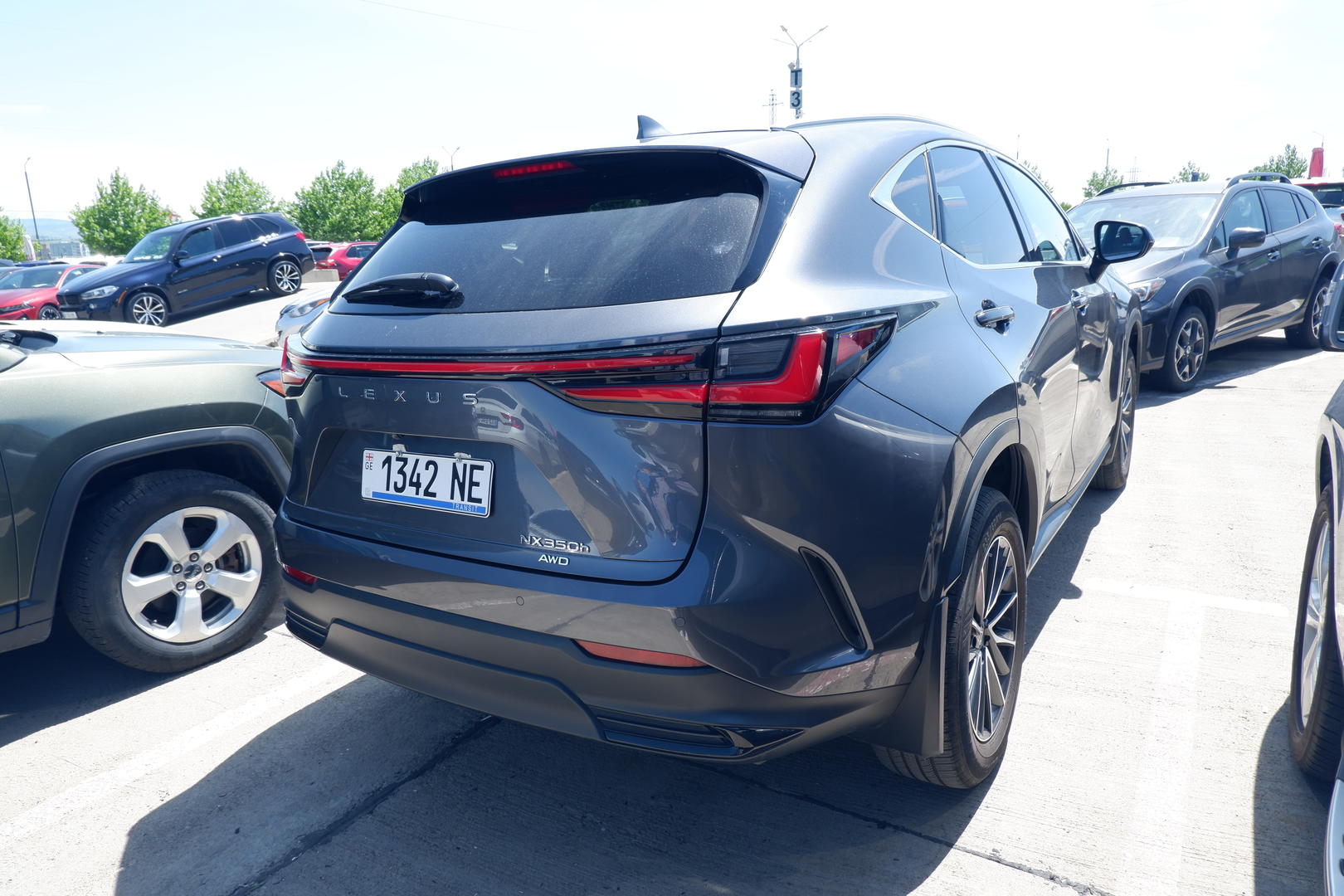 Lexus NX 350 2022 — photo 2