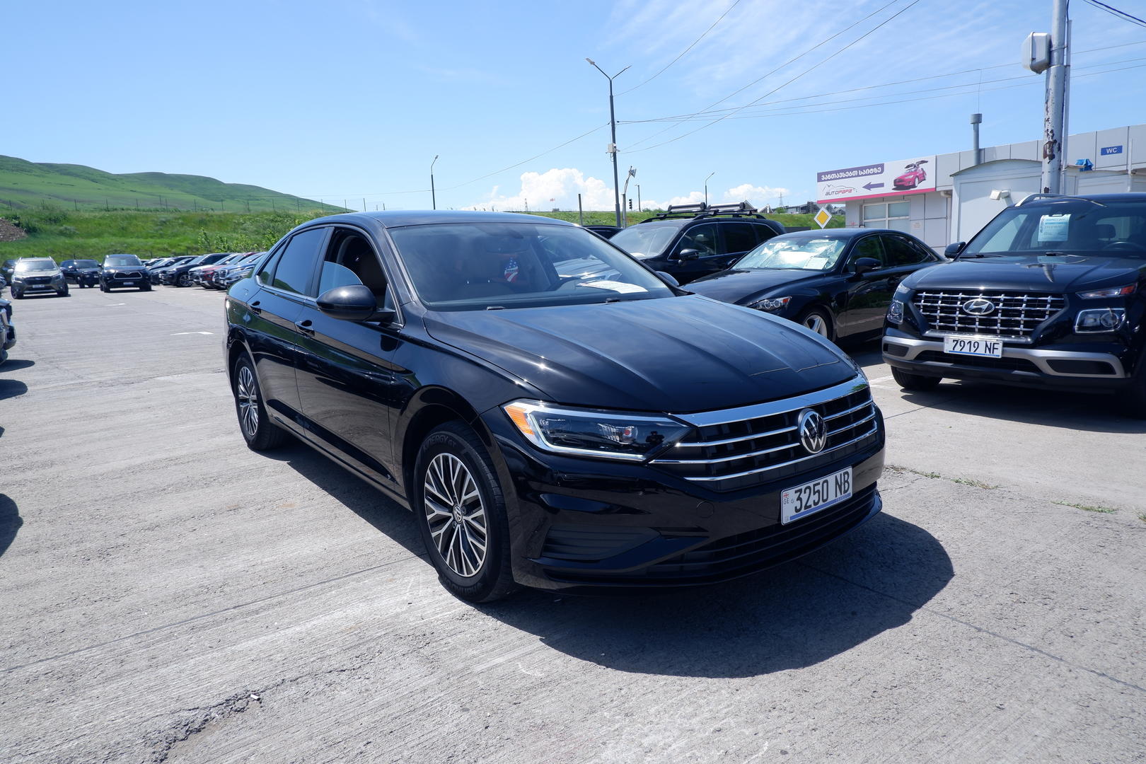 Volkswagen Jetta 2019 — photo 2