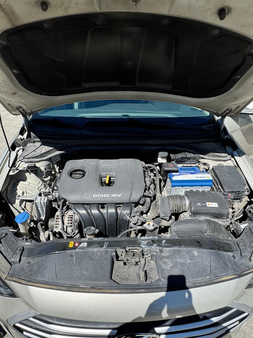 Hyundai Elantra 2017 — photo 2