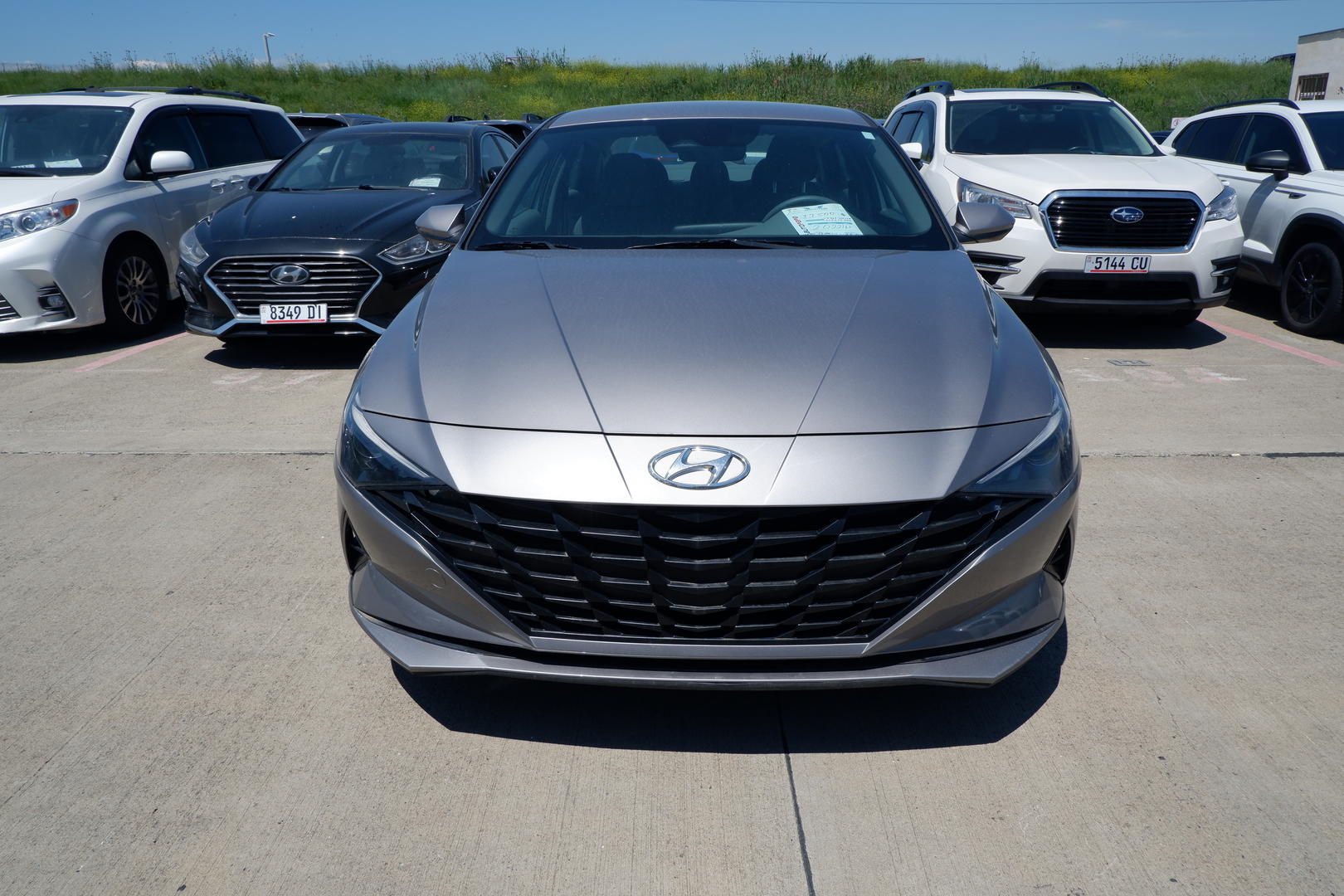 Hyundai Elantra 2022 — photo 2