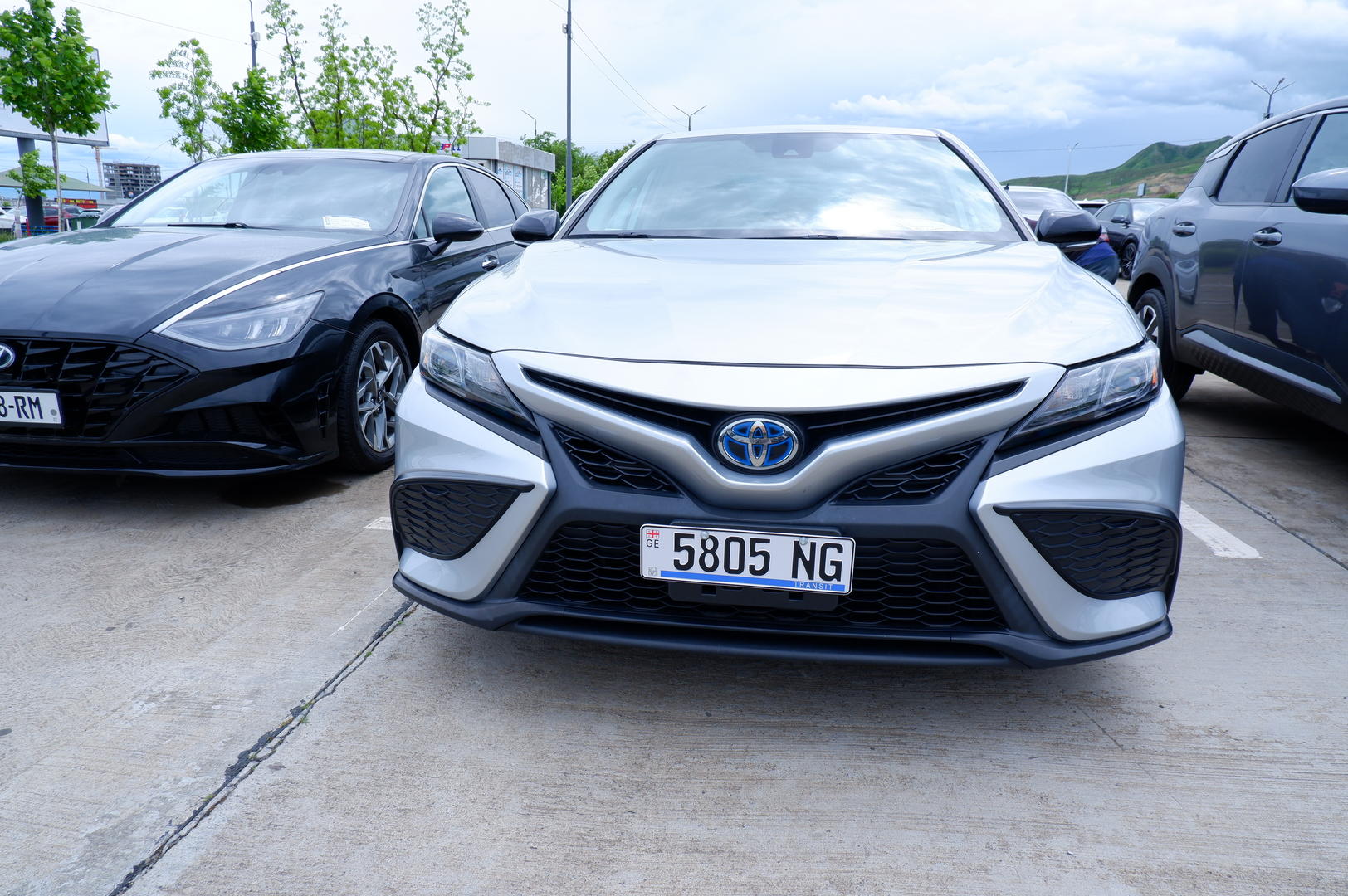 Toyota Camry 2021 — photo 2