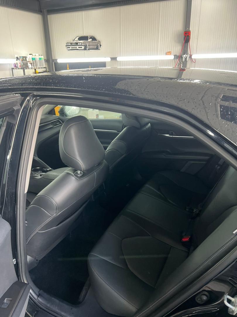 Toyota Camry 2023 — photo 2