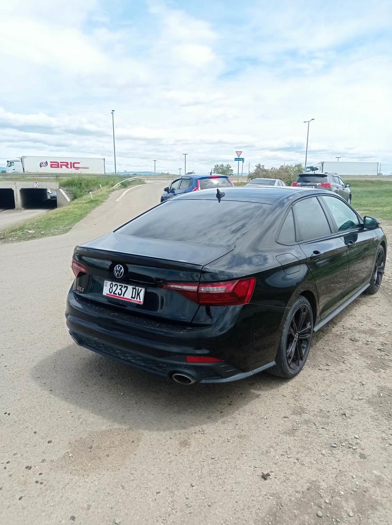 Volkswagen Jetta GLI 2022 — photo 2