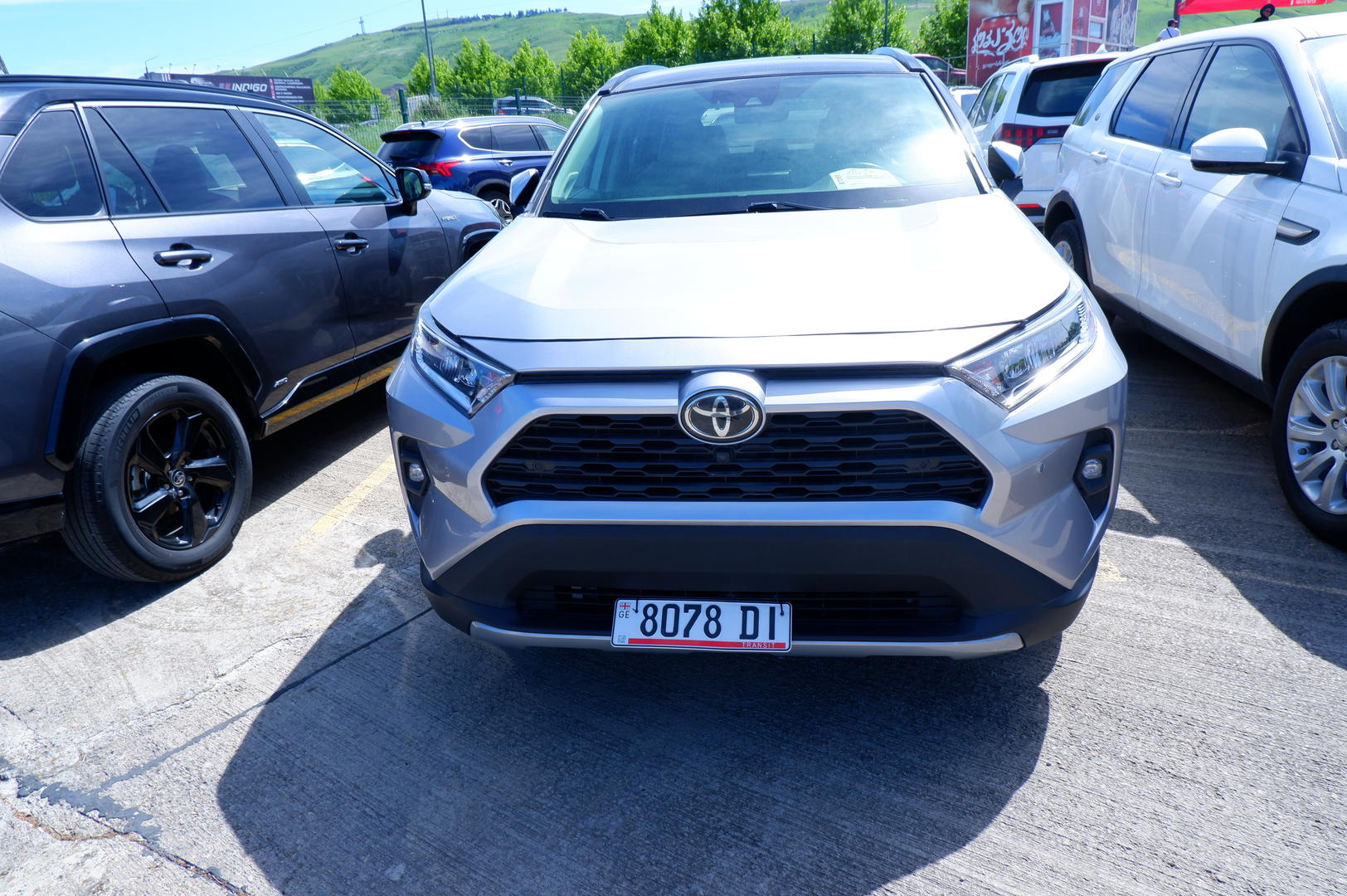 Toyota RAV4 2019 — photo 2