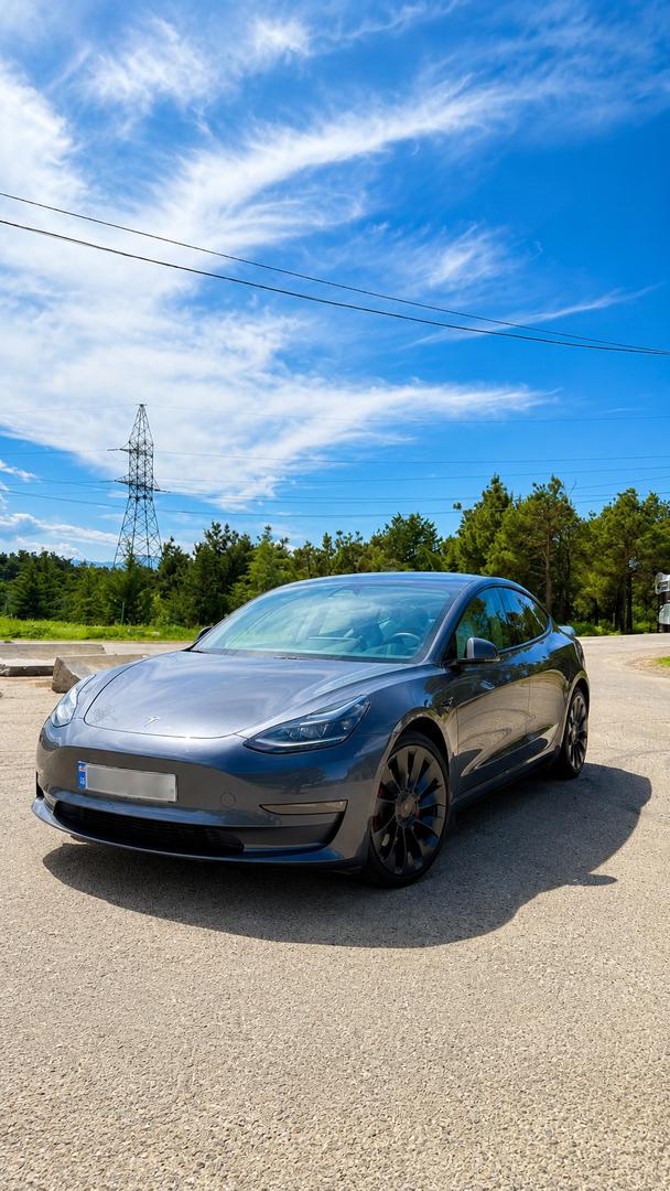 Tesla Model 3 2023 — photo 2