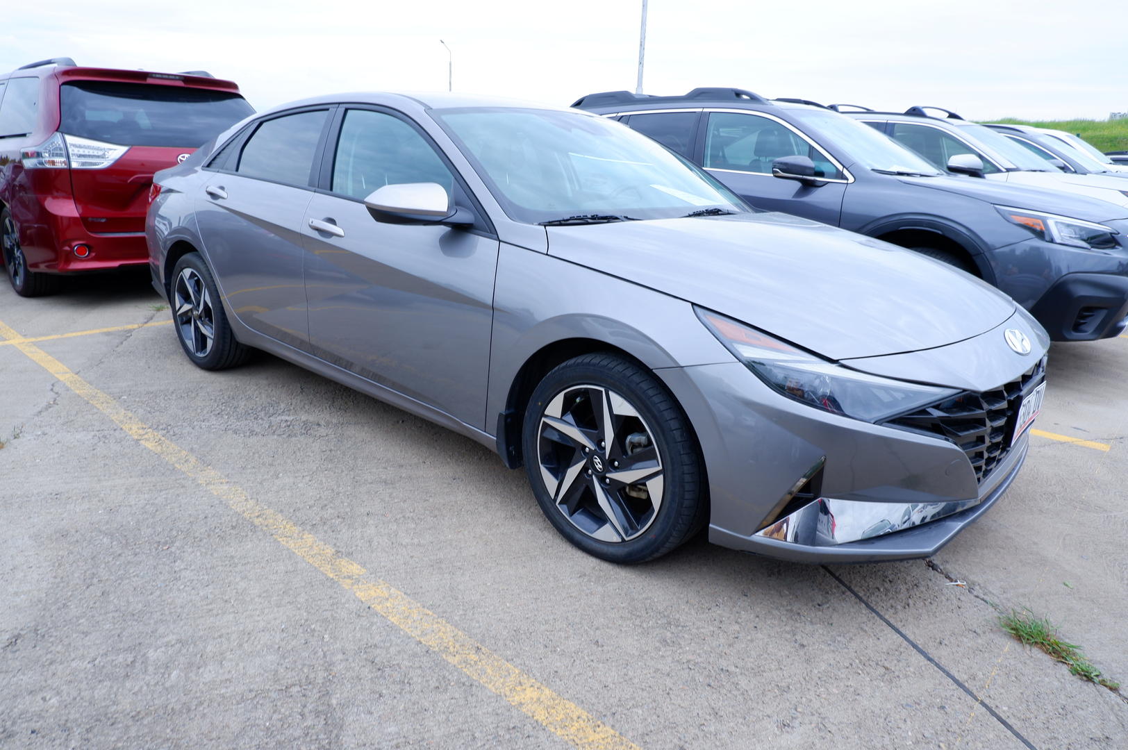 Hyundai Elantra 2023 — photo 2