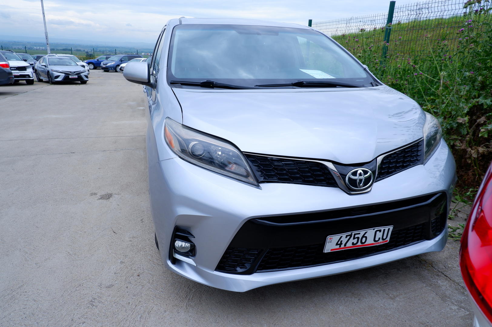 Toyota Sienna 2016 — photo 2