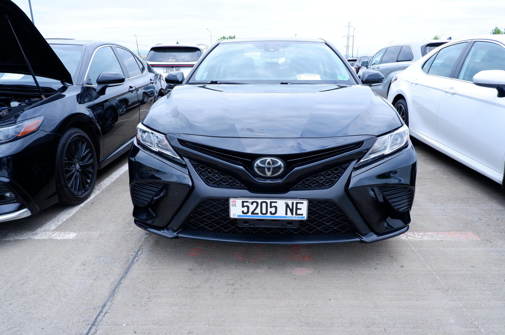 Toyota Camry 2020 — photo 2