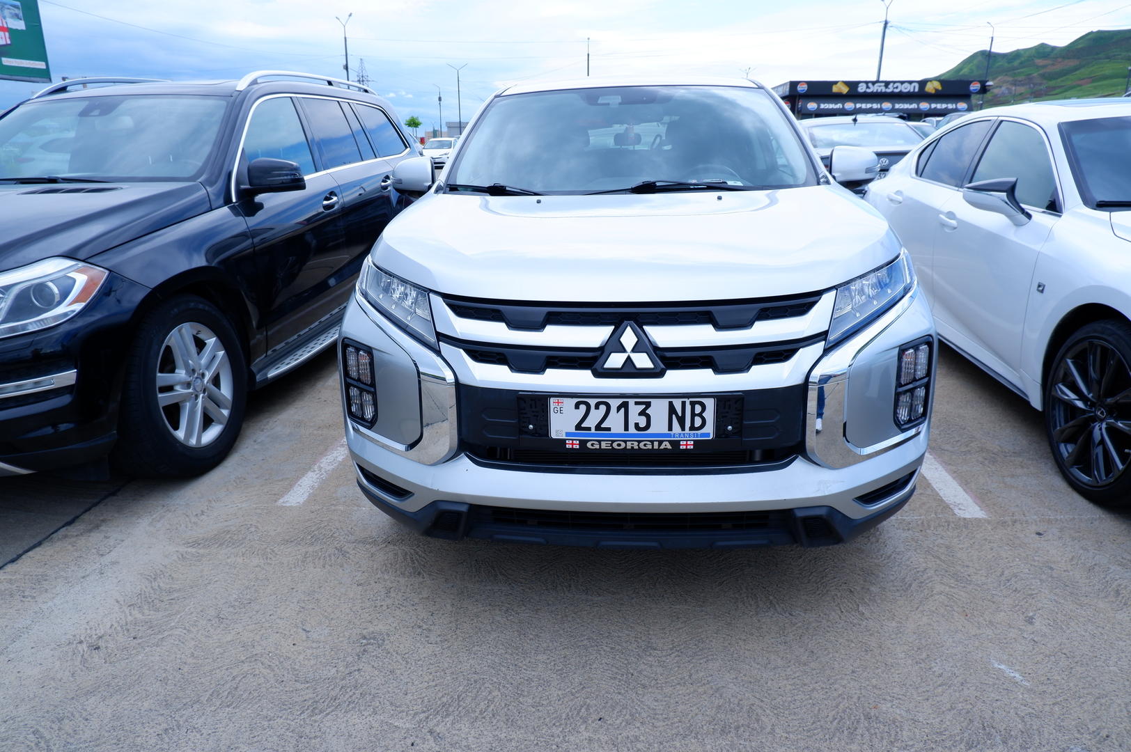 Mitsubishi Outlander Sport 2023 — photo 2