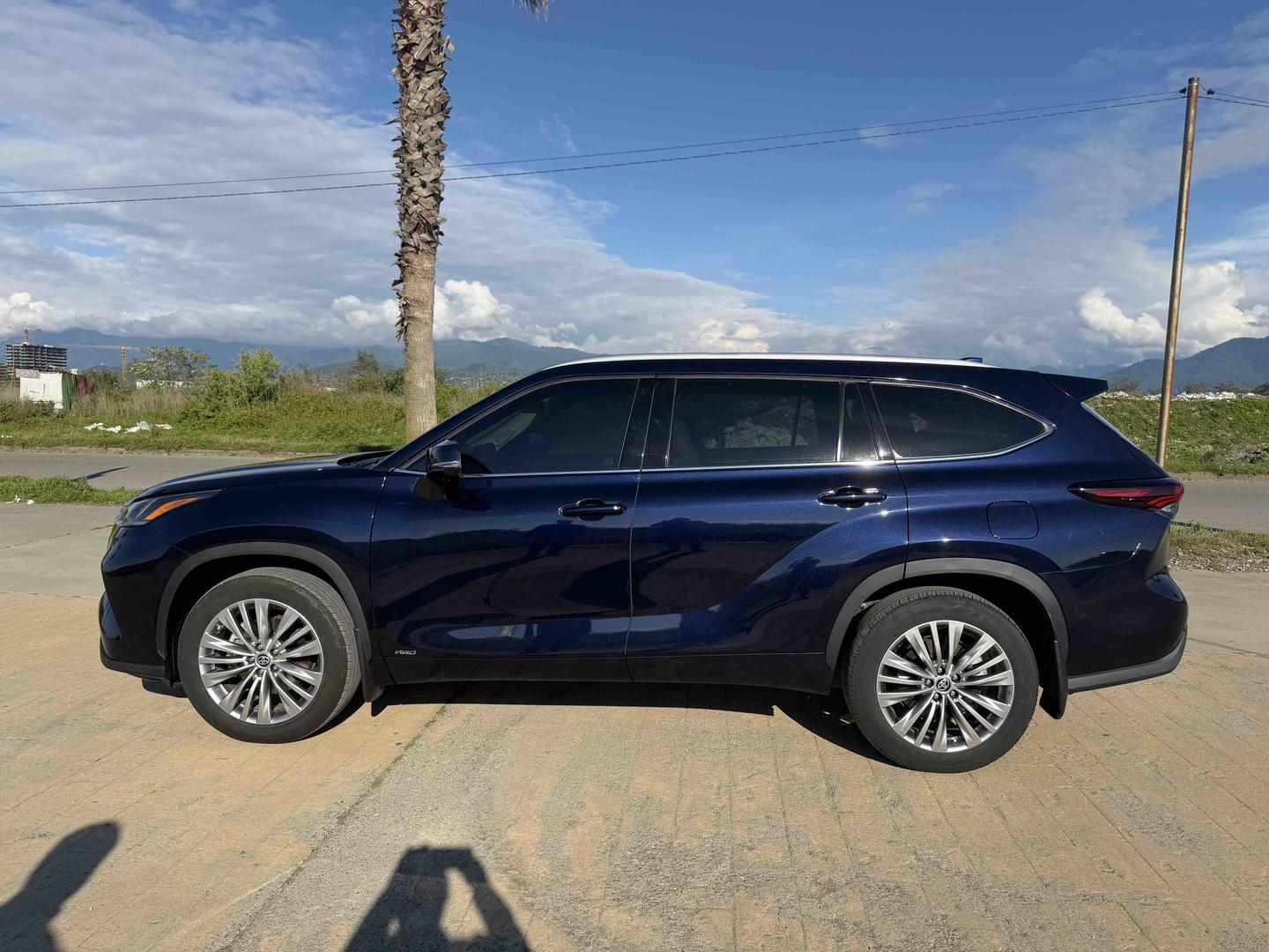 Toyota Highlander 2024 — photo 2