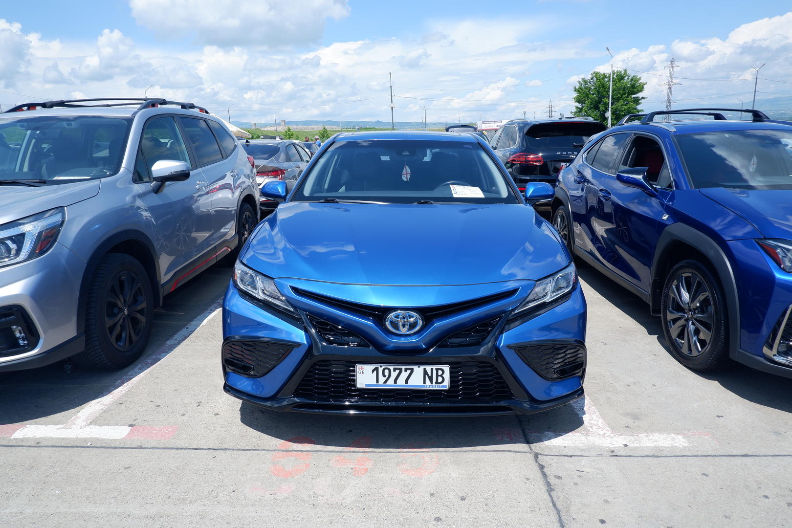 Toyota Camry 2017 — photo 2