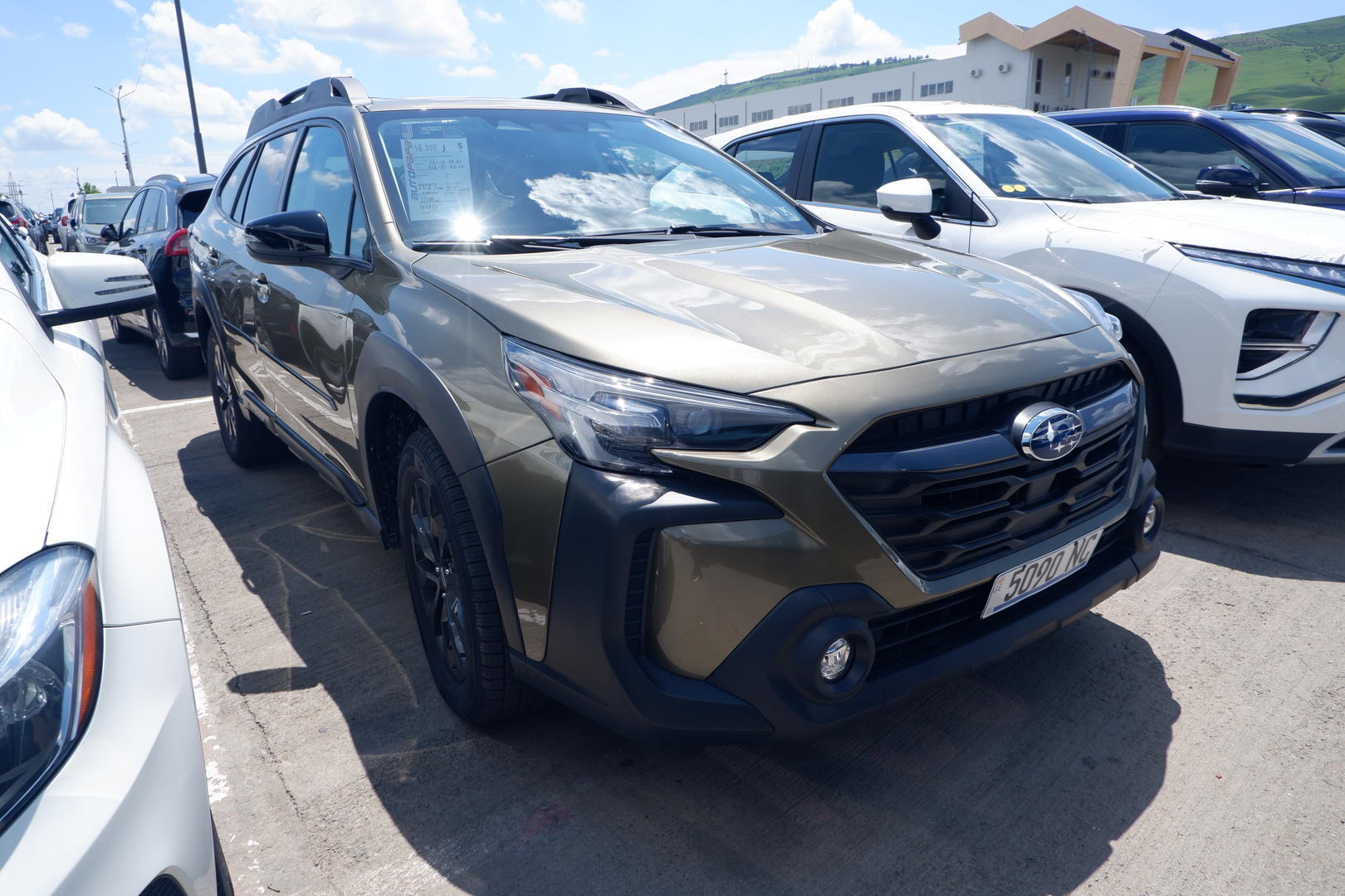 Subaru Outback 2023 — photo 2