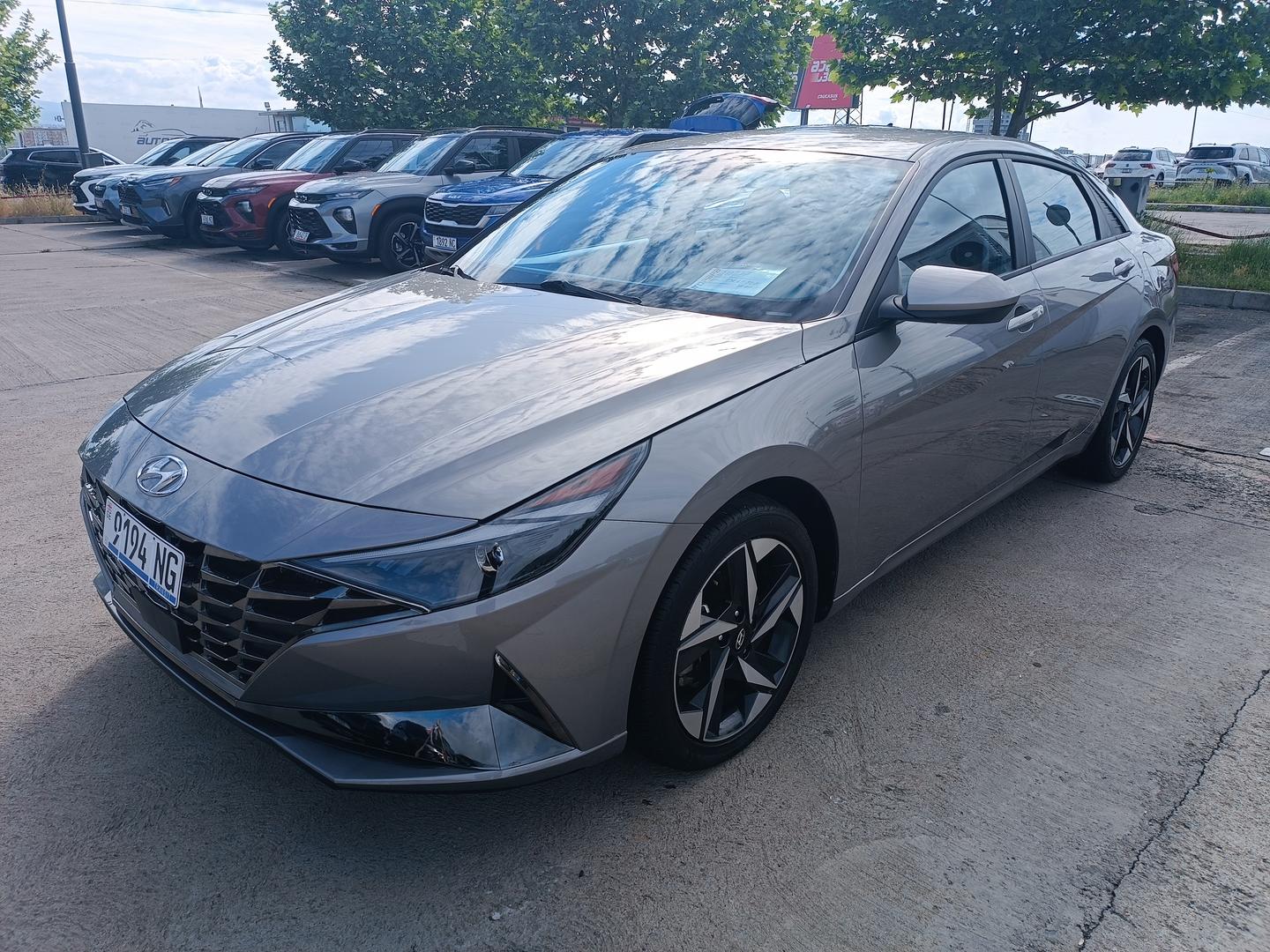 Hyundai Elantra 2023 — photo 2