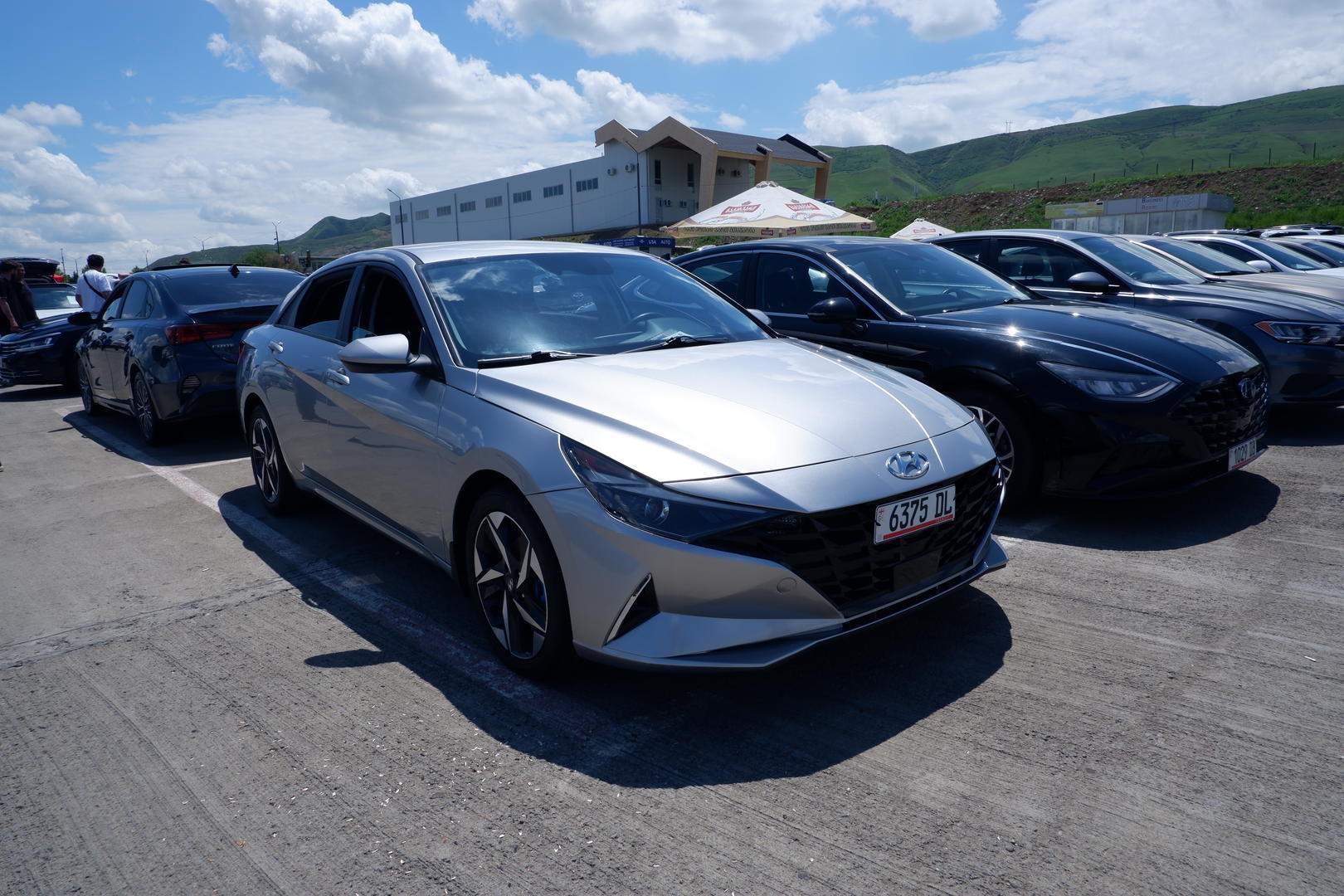 Hyundai Elantra 2023 — photo 2
