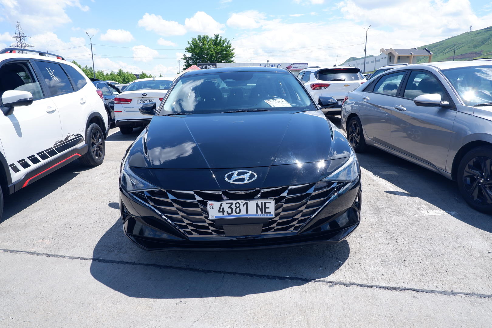 Hyundai Elantra 2022 — photo 2