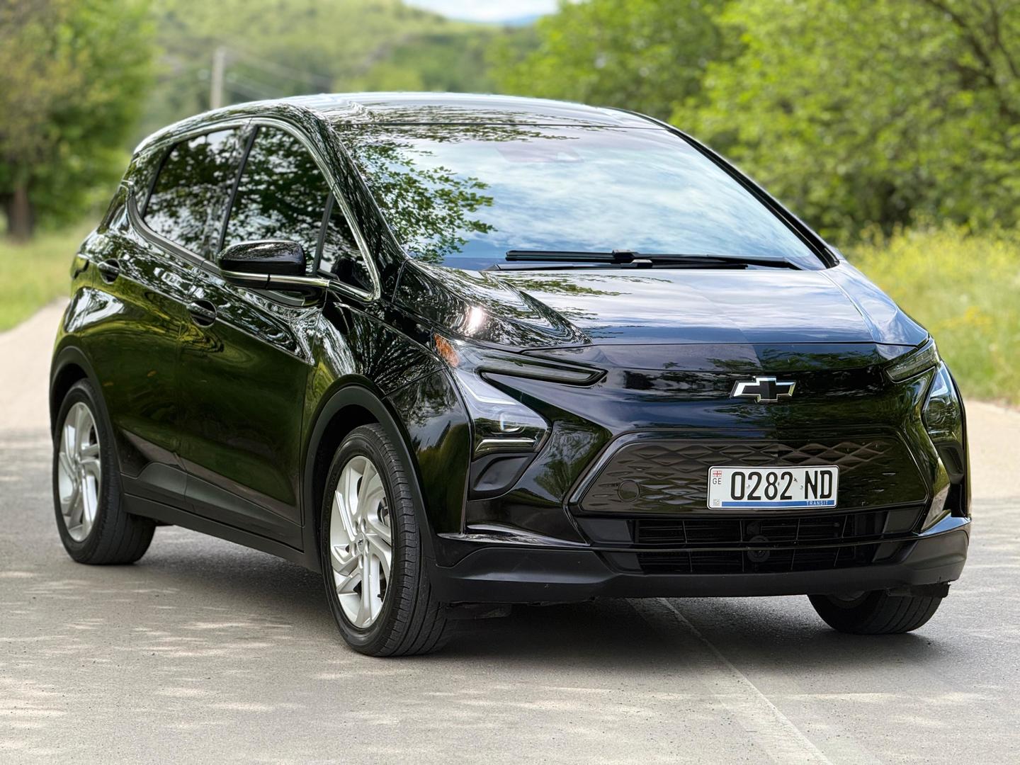 Chevrolet Bolt EV 2023 — photo 2