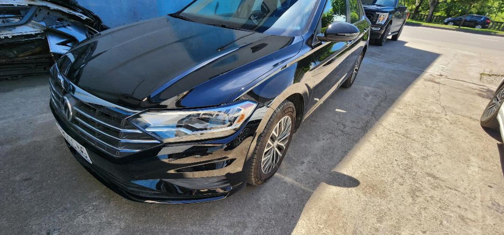 Volkswagen Jetta 2021 — photo 2