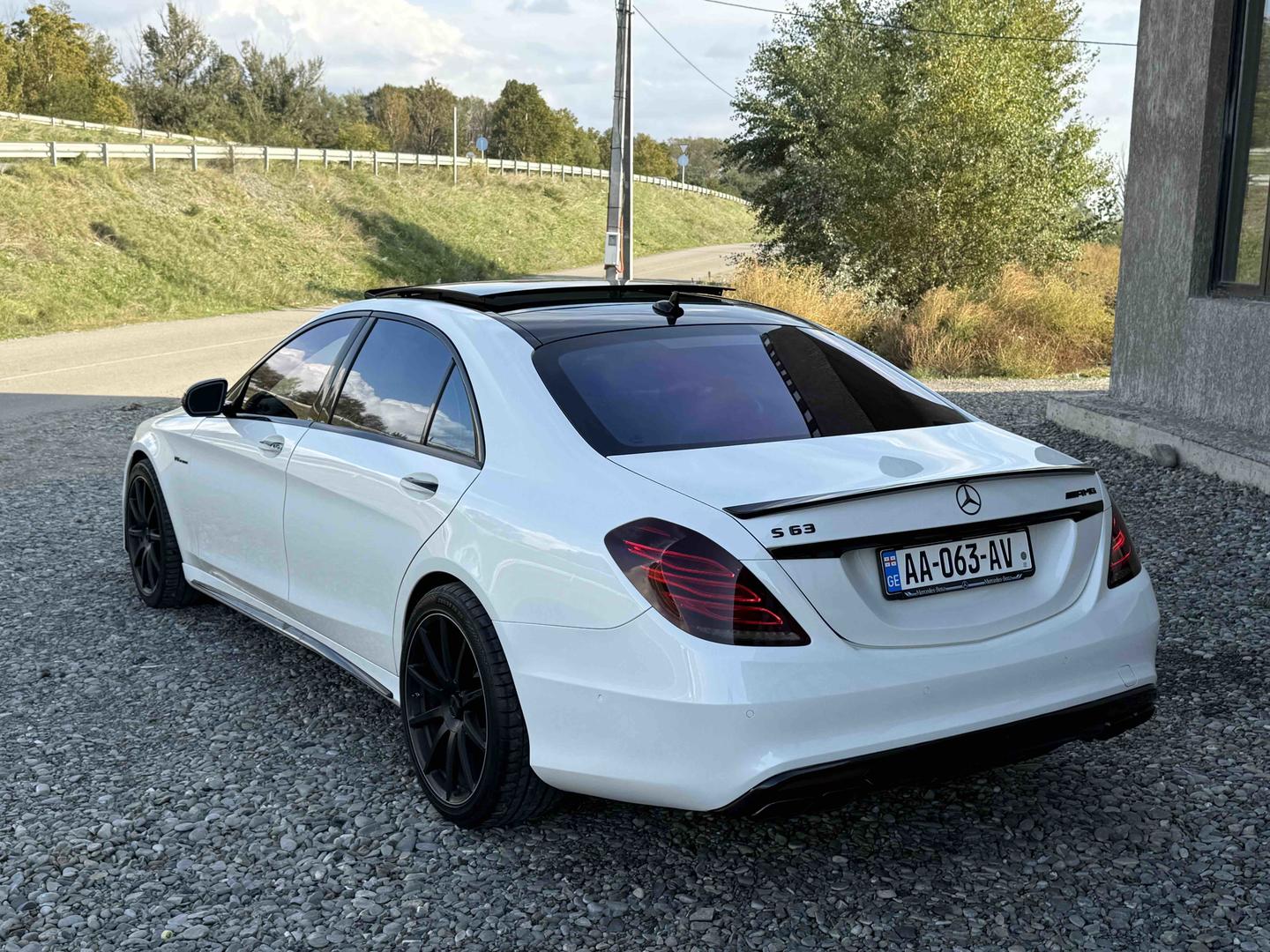 Mercedes-Benz S 63 AMG 2015 — photo 2