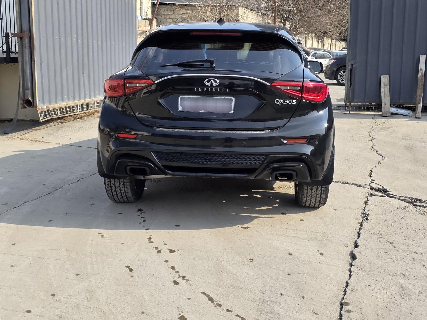 Infiniti QX30 2016 — photo 2