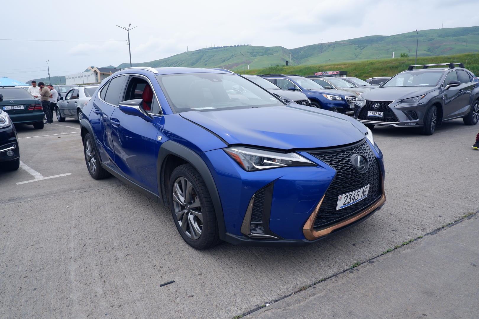 Lexus UX 200 2018 — photo 2