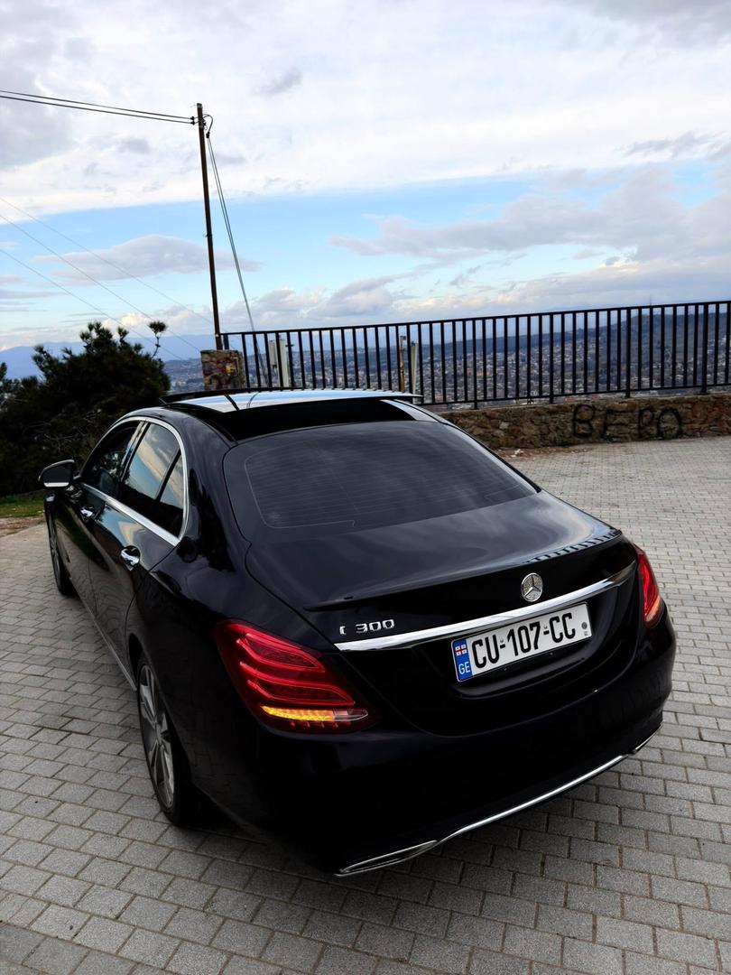 Mercedes-Benz C 300 2016 — photo 2